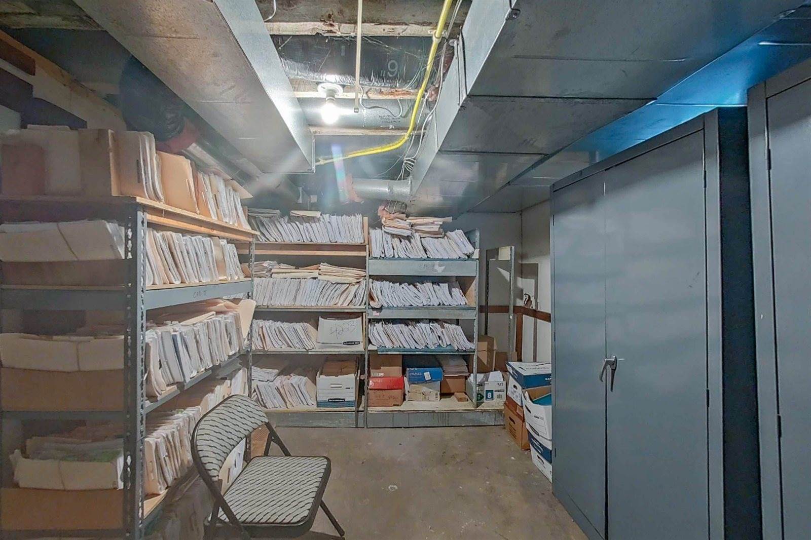 515 East Grand River Avenue, HowellCity_Livingston, MI 48843