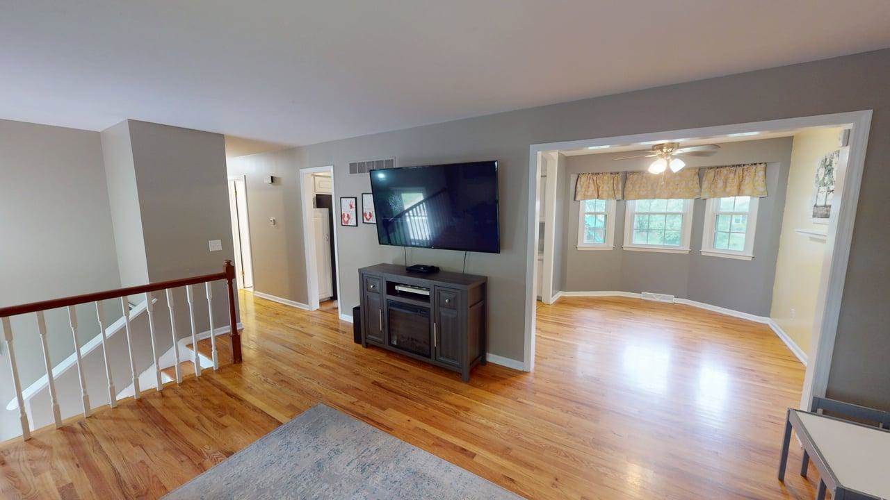 11706 W 69th St, Shawnee, KS 66203