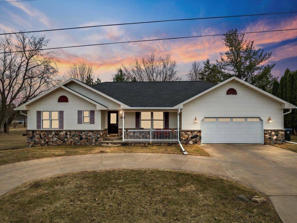 311 W Pine Street, Abbotsford, WI 54405