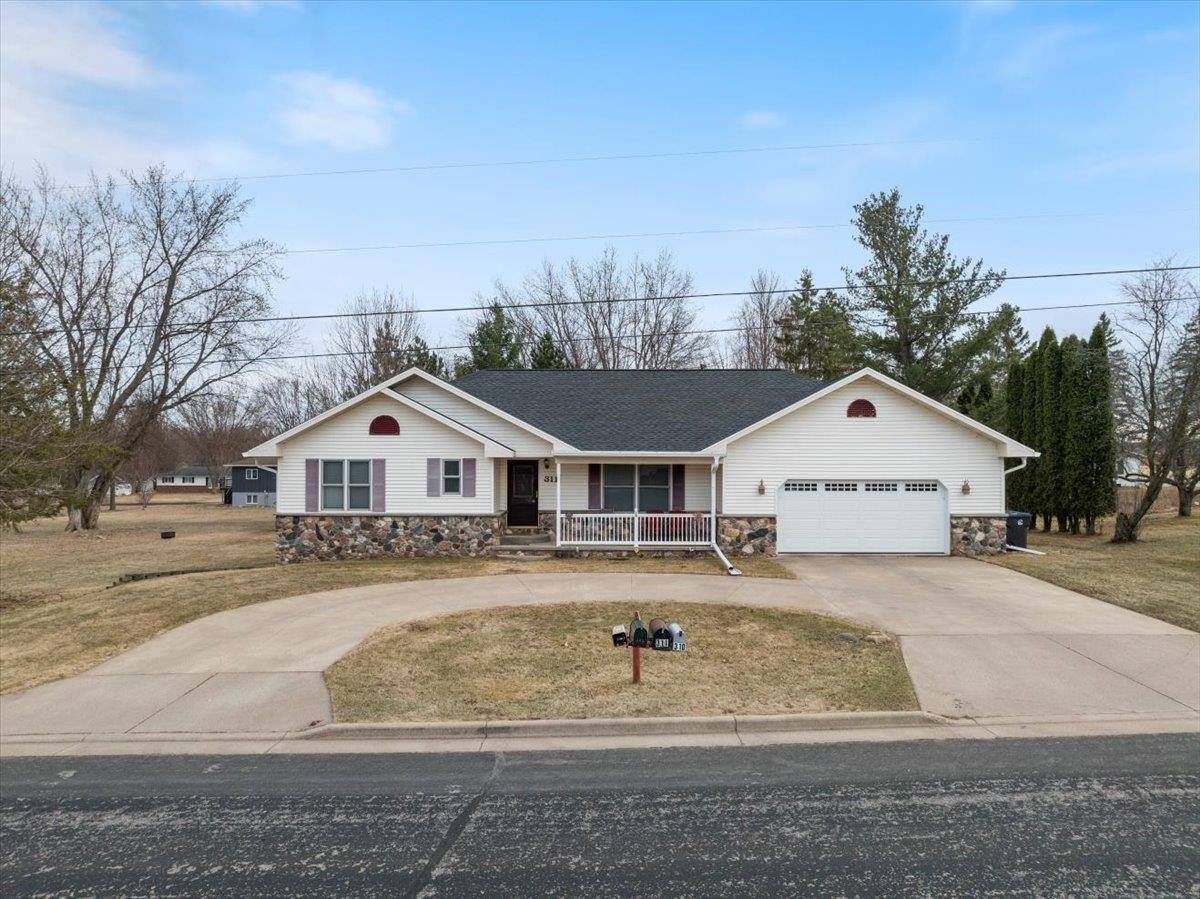 311 W Pine Street, Abbotsford, WI 54405