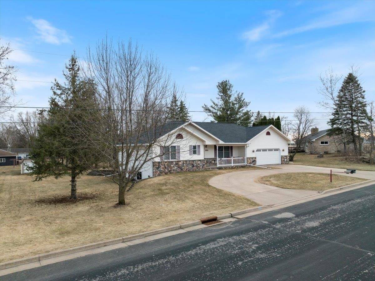 311 W Pine Street, Abbotsford, WI 54405