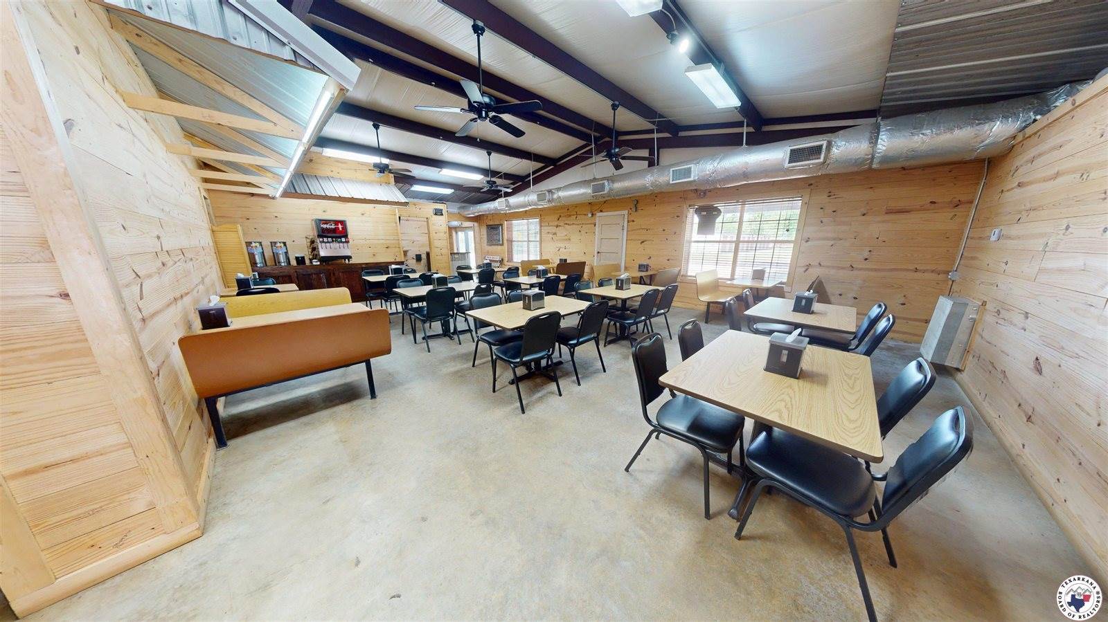 114 South Central Avenue, Marietta, TX 75566