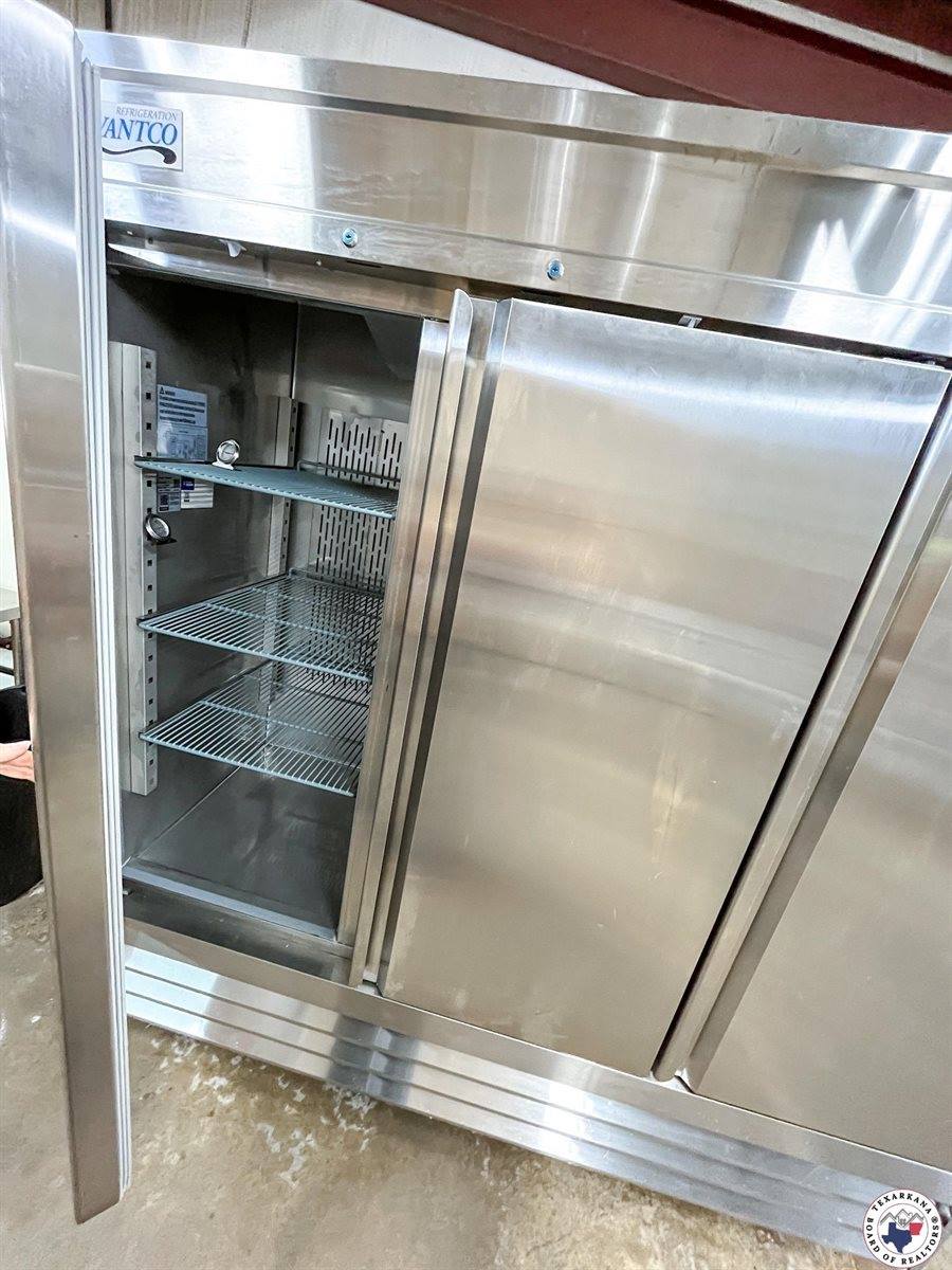 114 South Central Avenue, Marietta, TX 75566