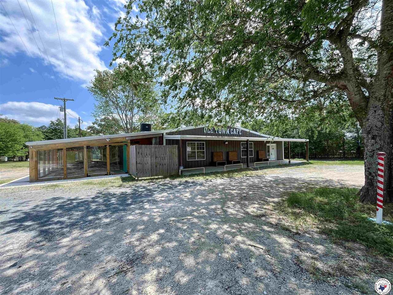 114 South Central Avenue, Marietta, TX 75566