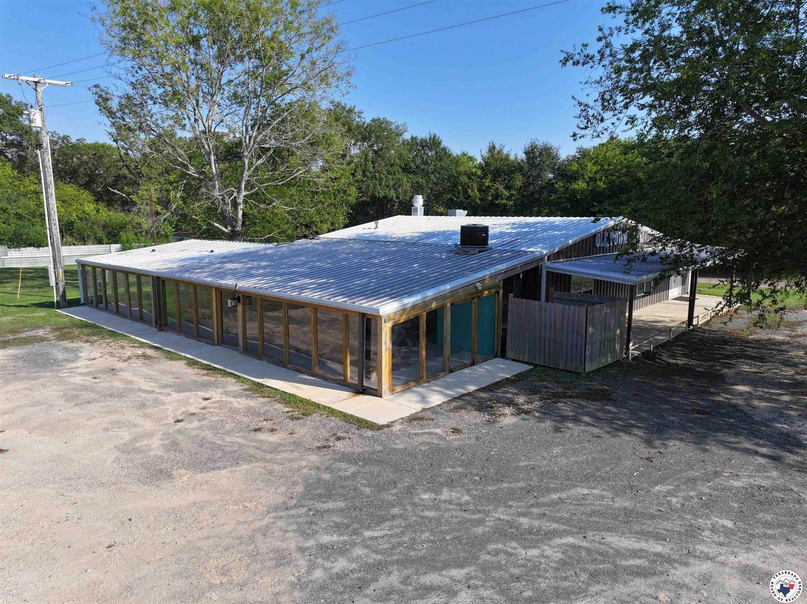 114 South Central Avenue, Marietta, TX 75566