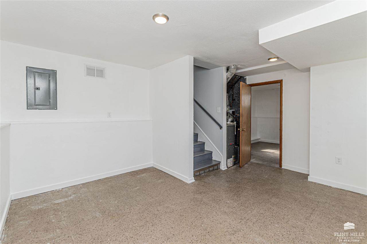 1618 Custer Road, Junction City, KS 66441