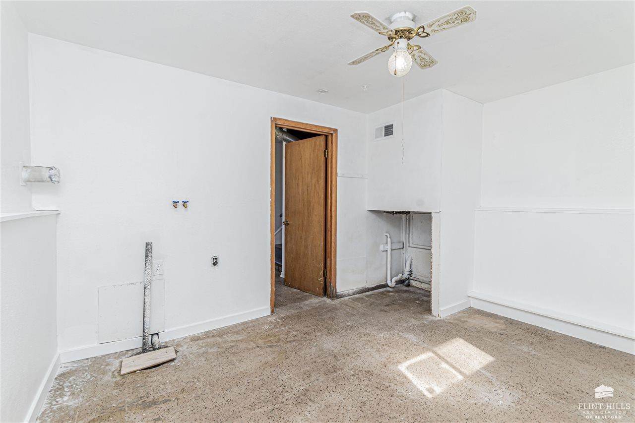 1618 Custer Road, Junction City, KS 66441