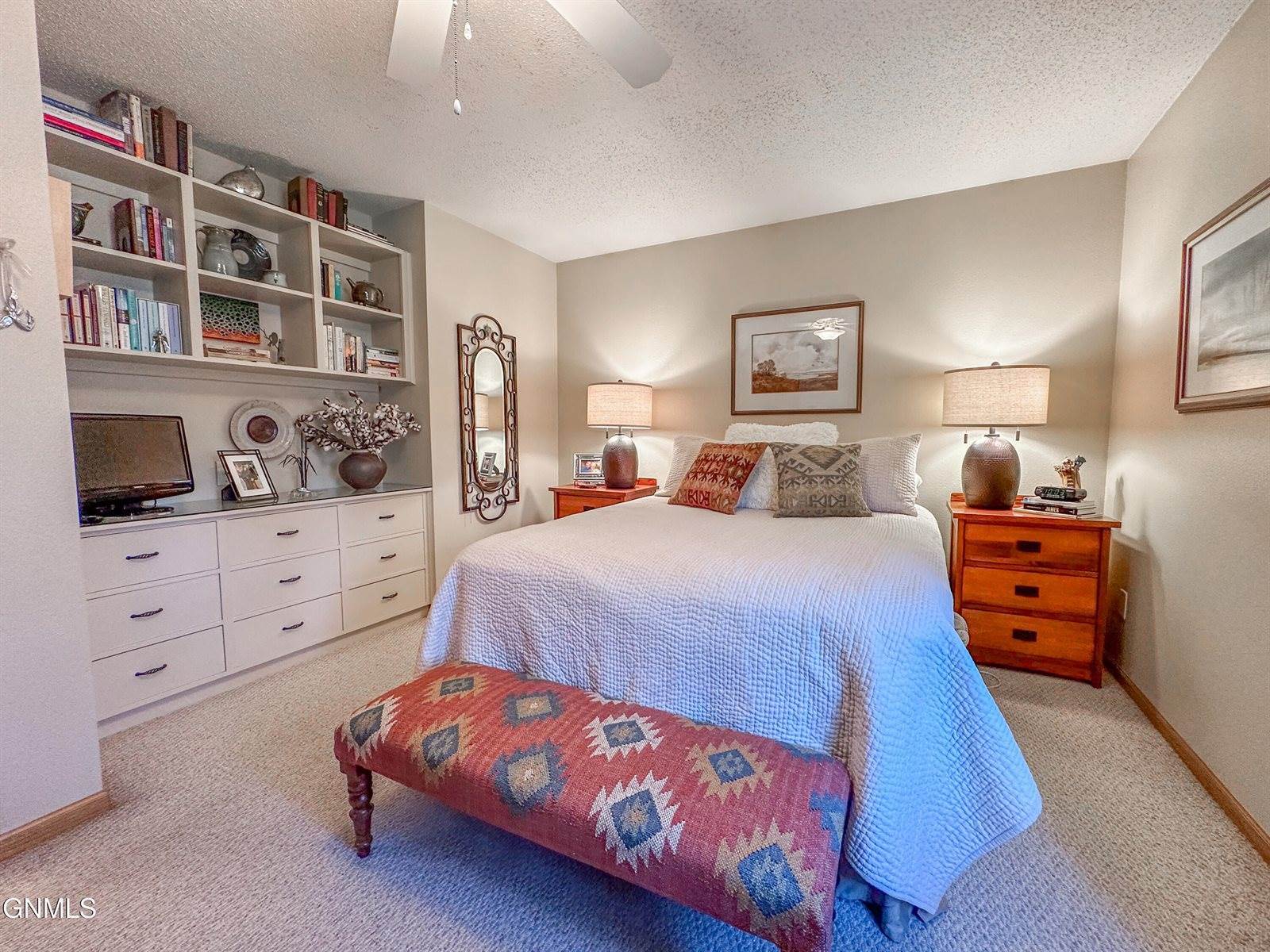 7335 Cottonwood Lane, Bismarck, ND 58503