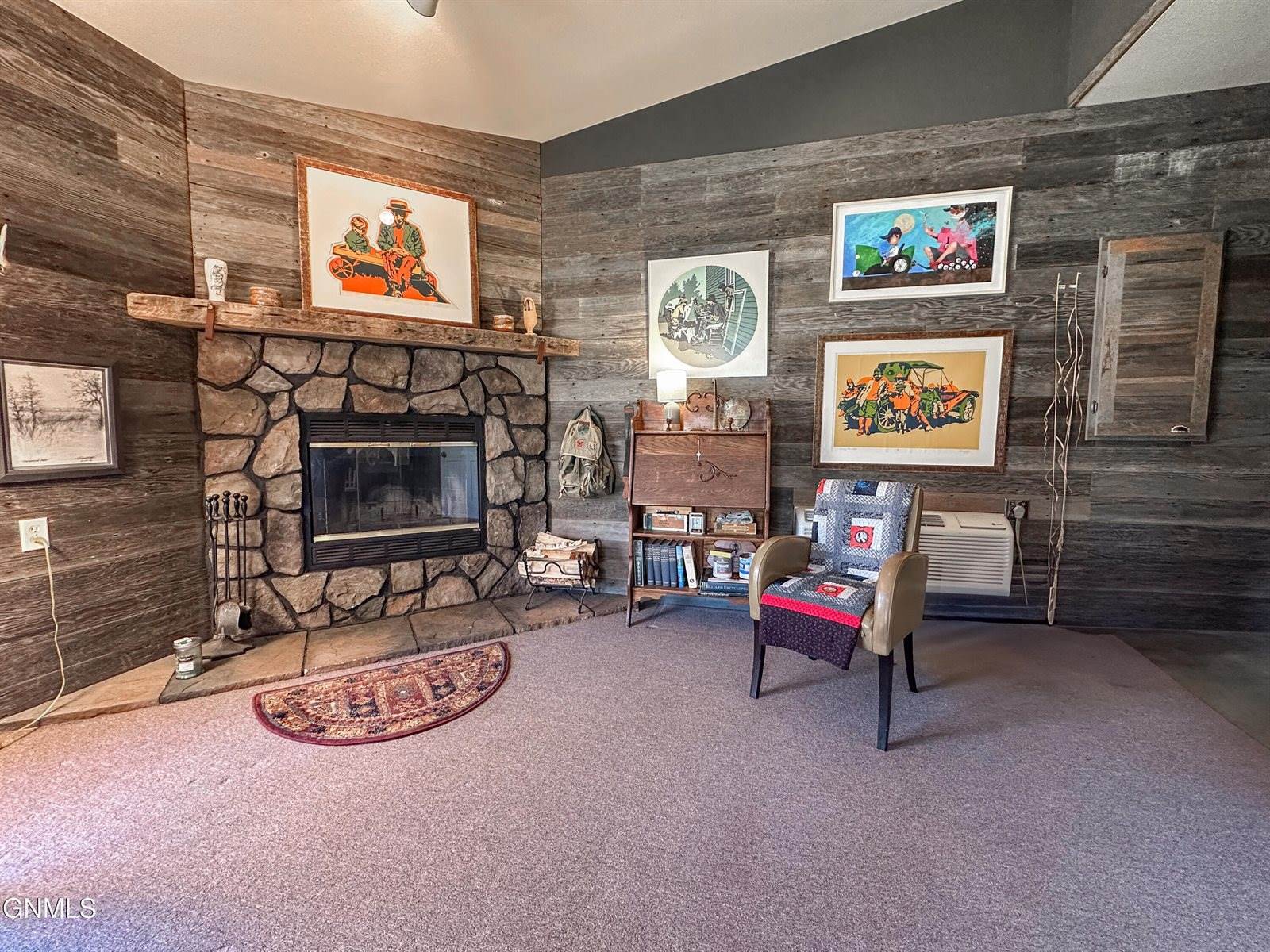 7335 Cottonwood Lane, Bismarck, ND 58503