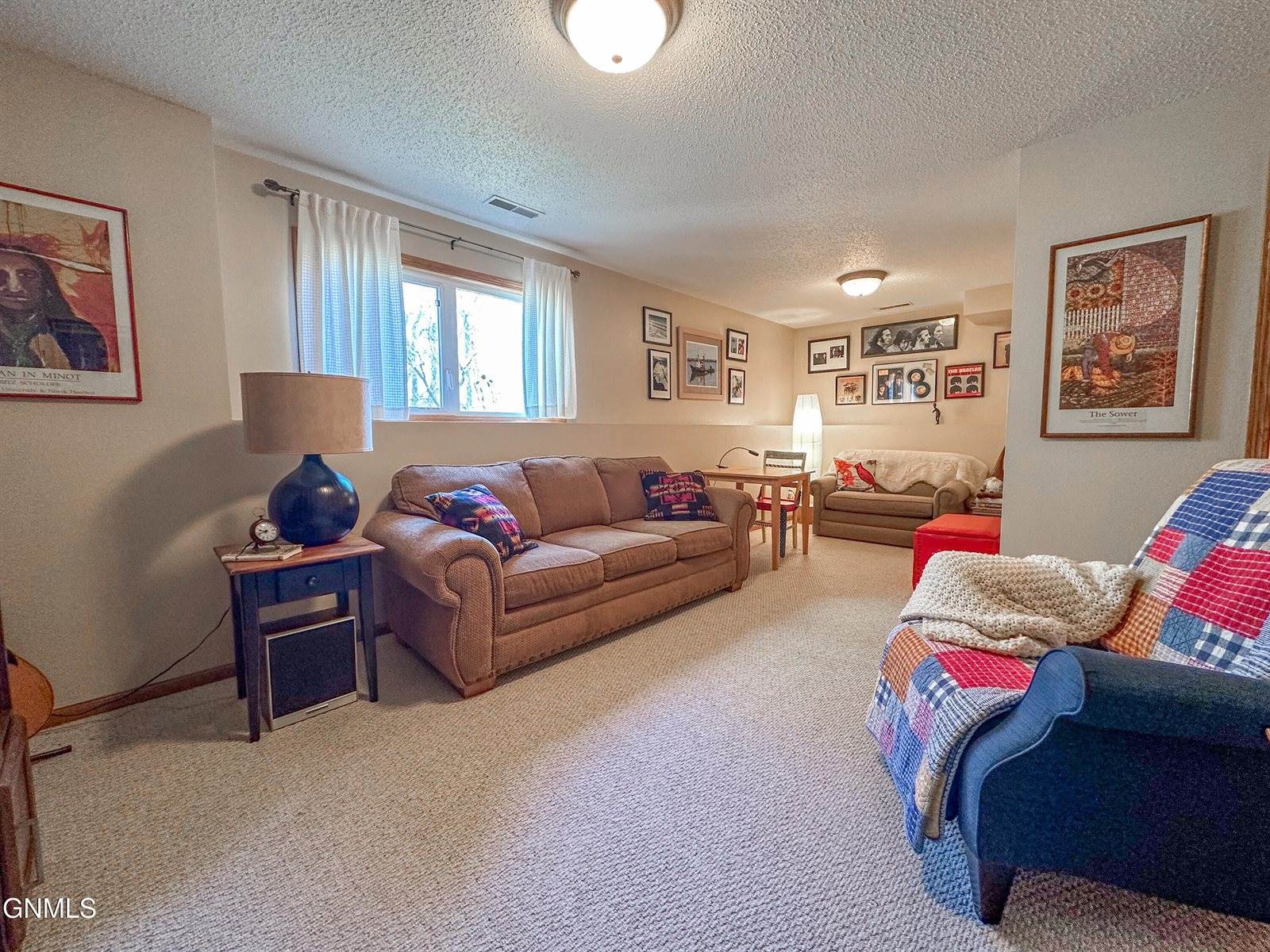 7335 Cottonwood Lane, Bismarck, ND 58503