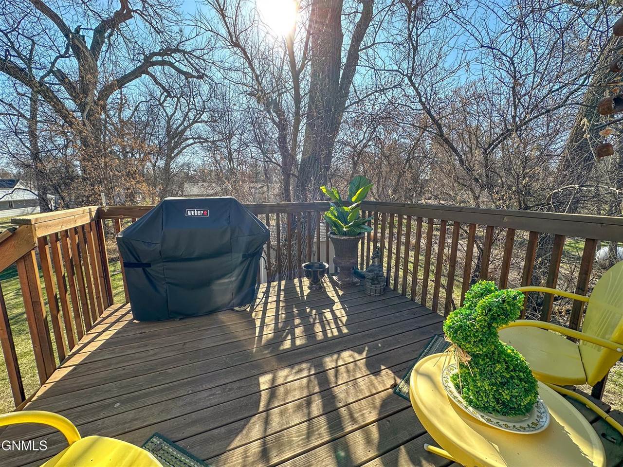 7335 Cottonwood Lane, Bismarck, ND 58503