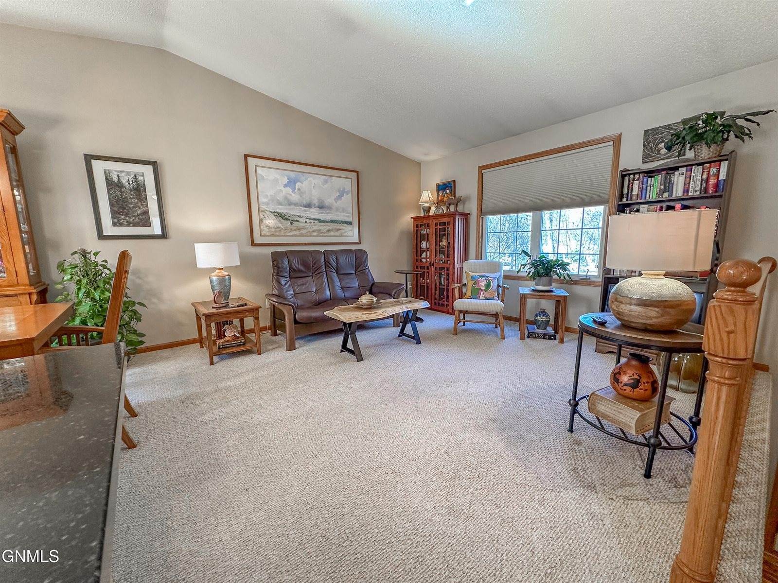 7335 Cottonwood Lane, Bismarck, ND 58503