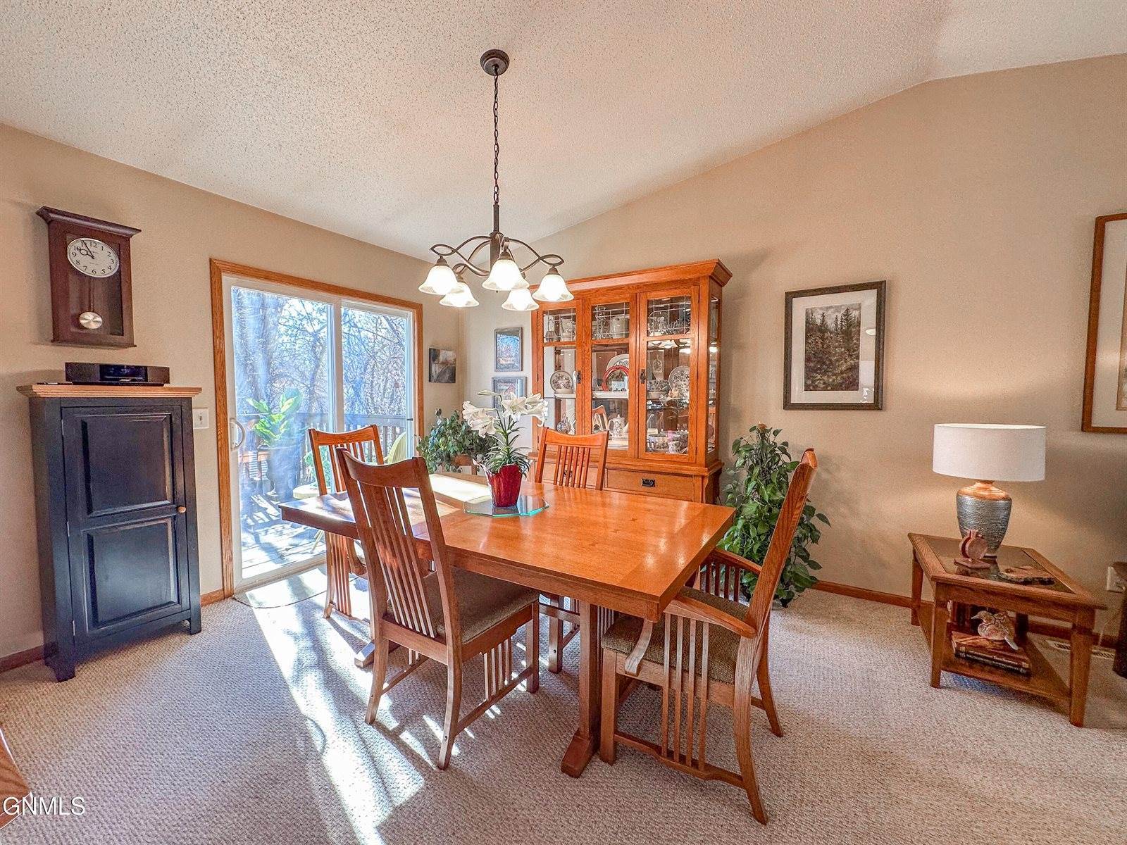 7335 Cottonwood Lane, Bismarck, ND 58503