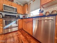 7335 Cottonwood Lane, Bismarck, ND 58503