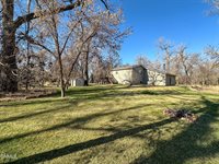 7335 Cottonwood Lane, Bismarck, ND 58503