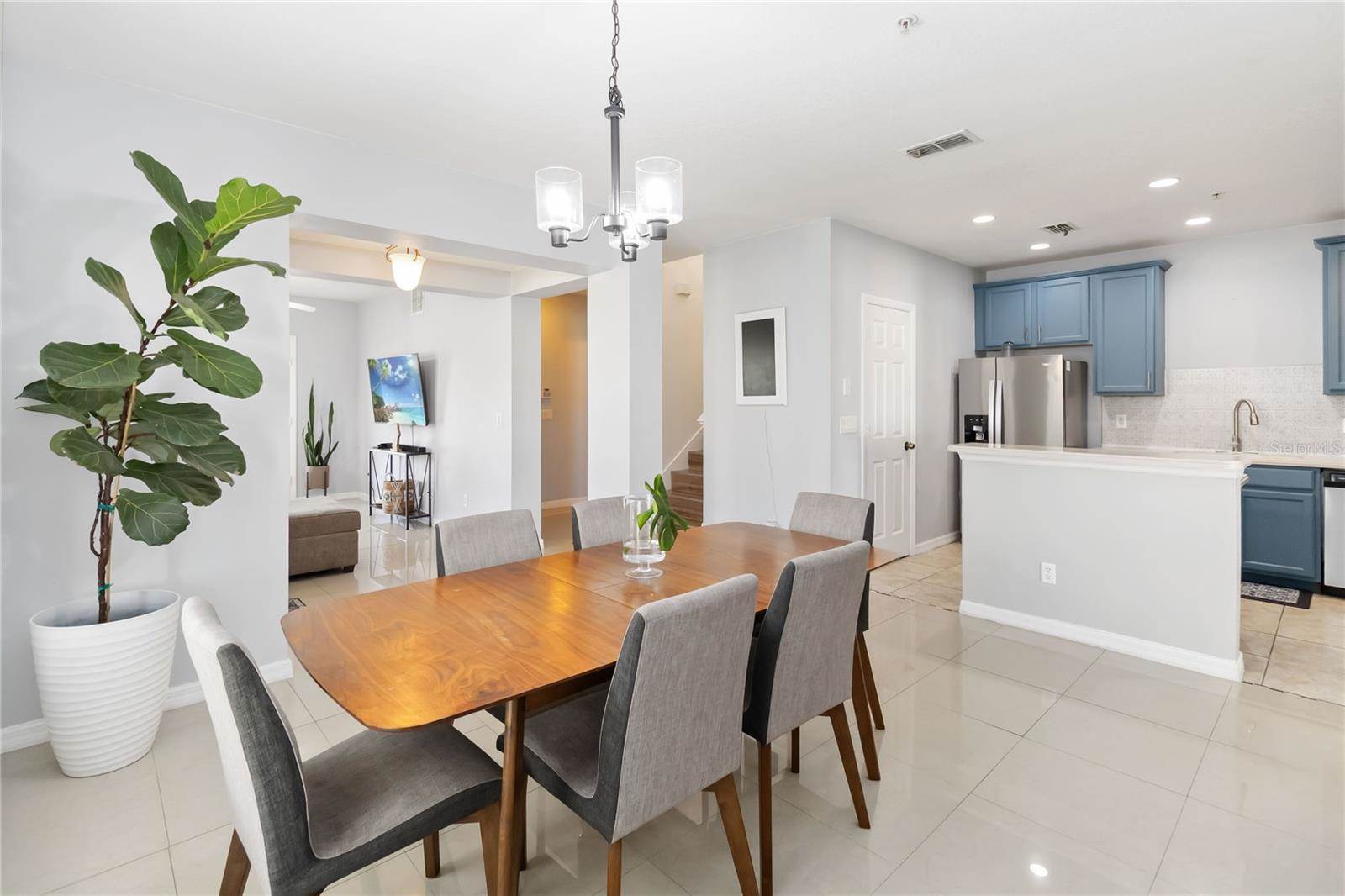 2016 Cypress Bay Boulevard, Kissimmee, FL 34743