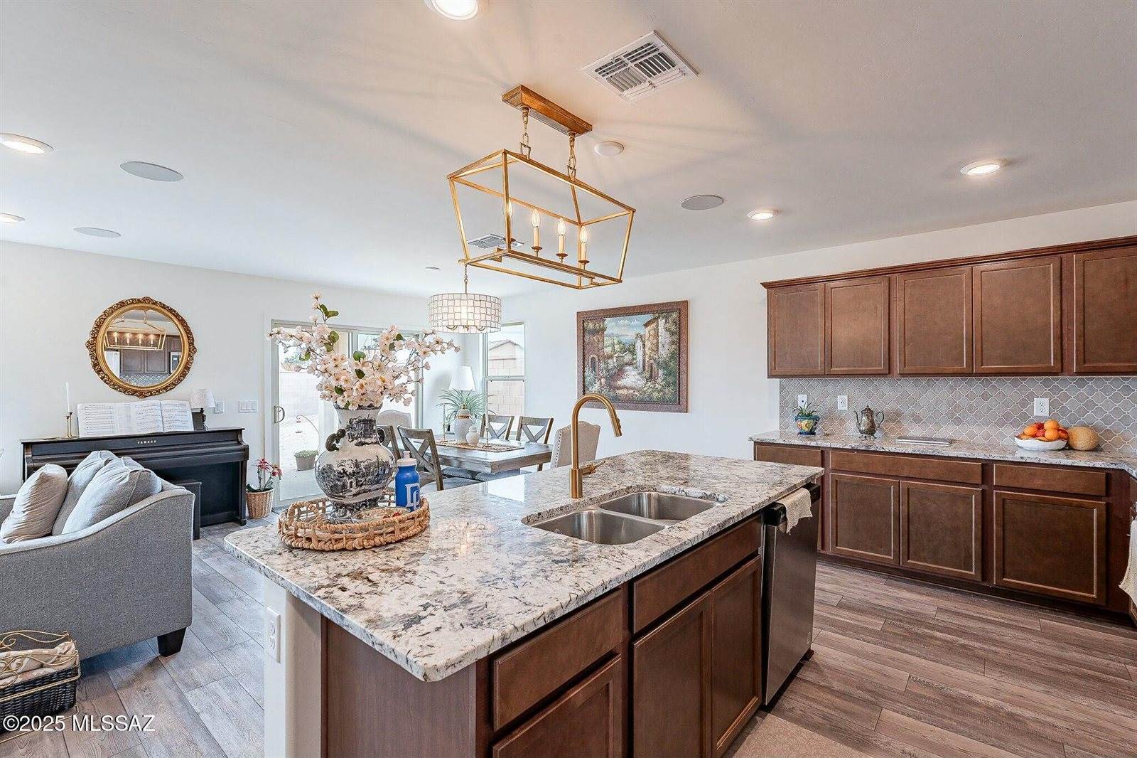 939 West Calle Cajilla, Sahuarita, AZ 85629