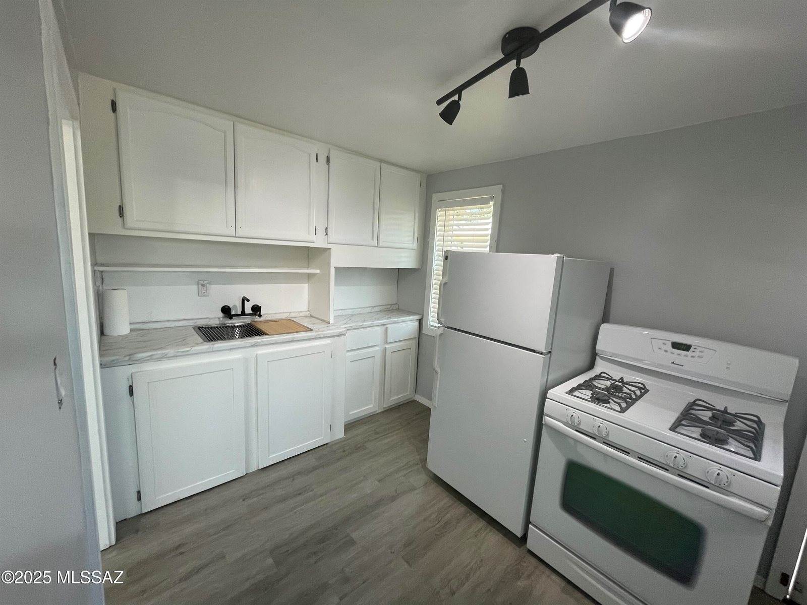 2009 North Rosemary Drive, Tucson, AZ 85716