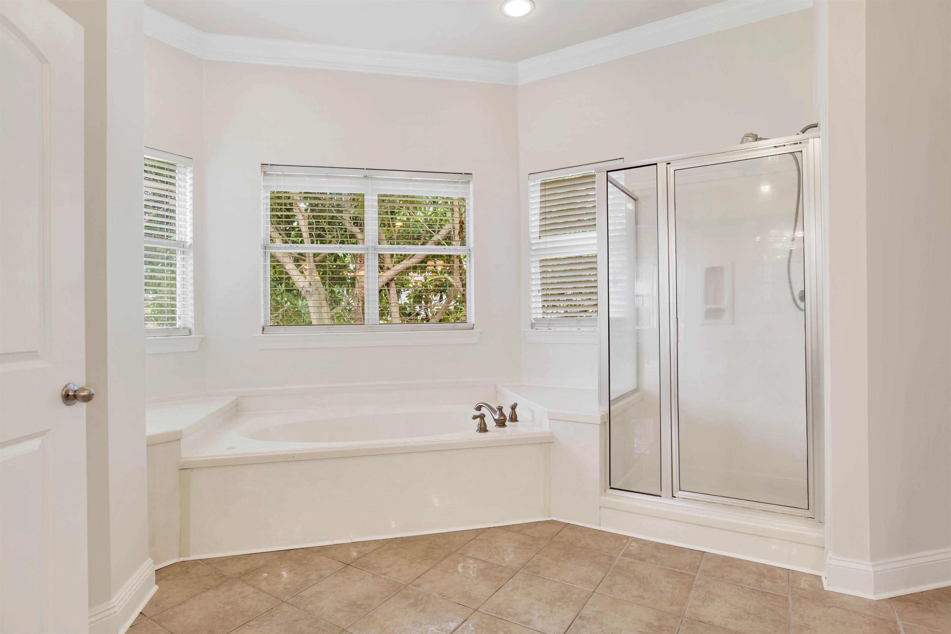 6275 Bell Creek Court East, Grand Bay, AL 36541