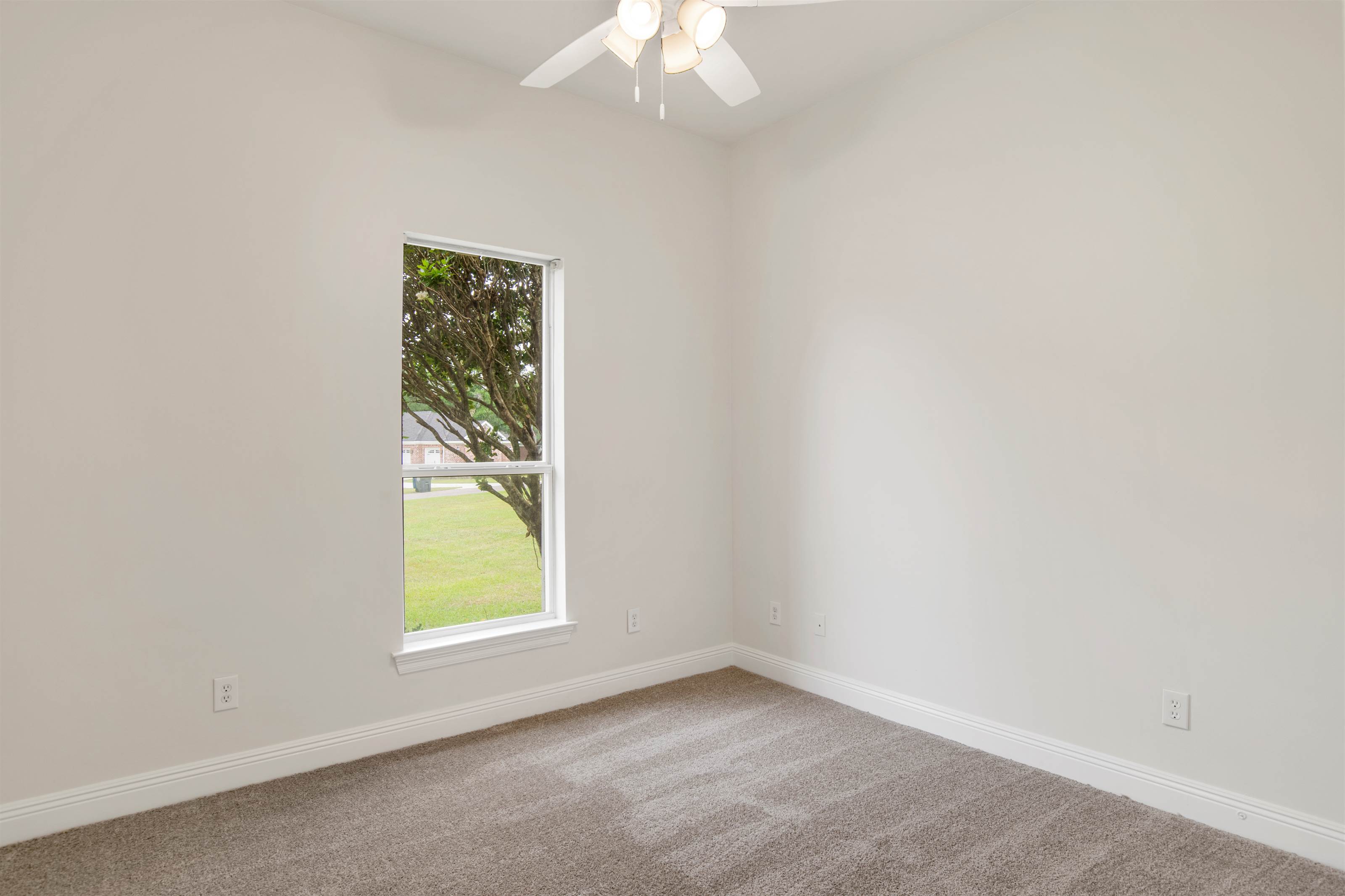 6275 Bell Creek Court East, Grand Bay, AL 36541