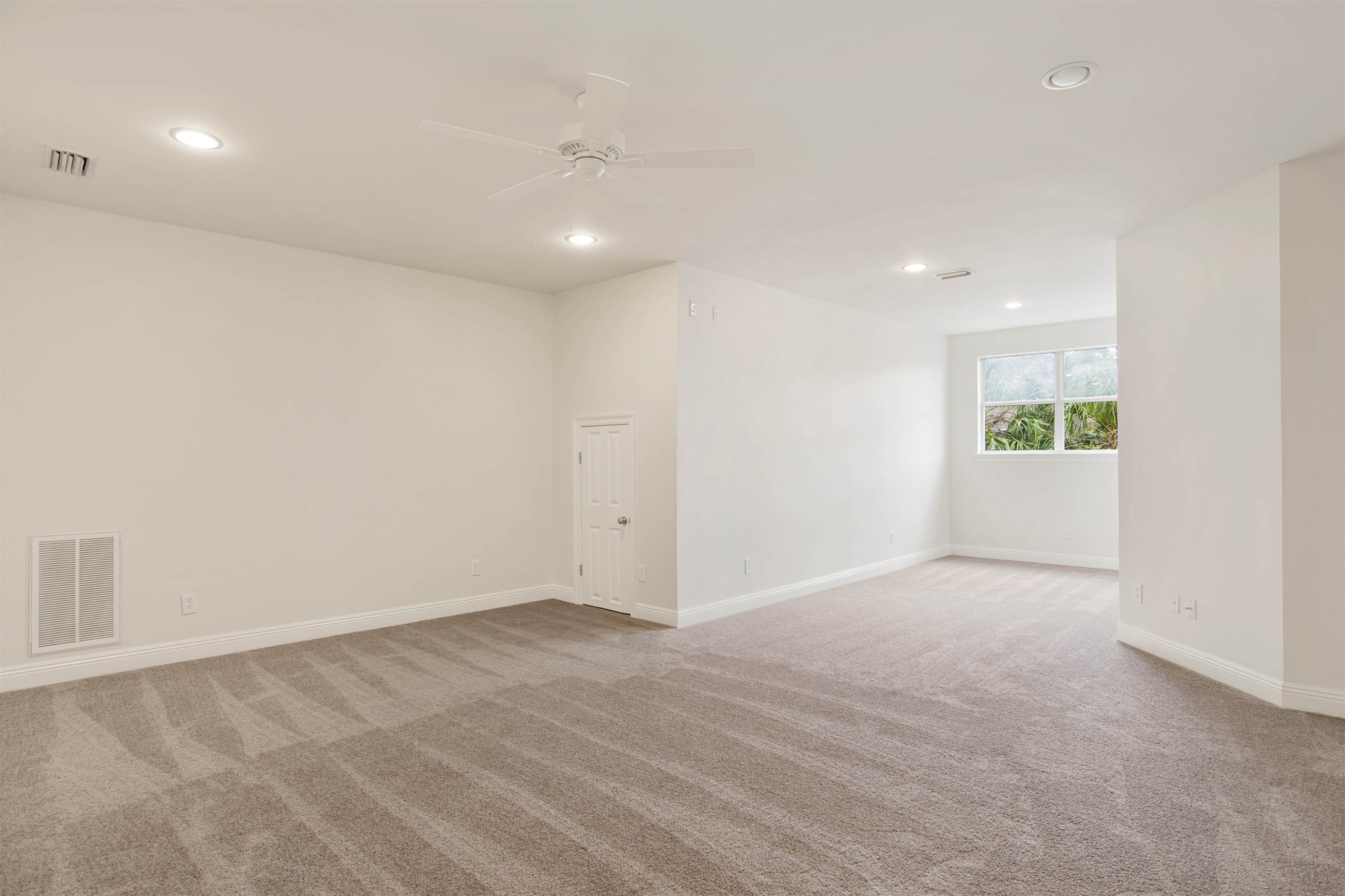 6275 Bell Creek Court East, Grand Bay, AL 36541