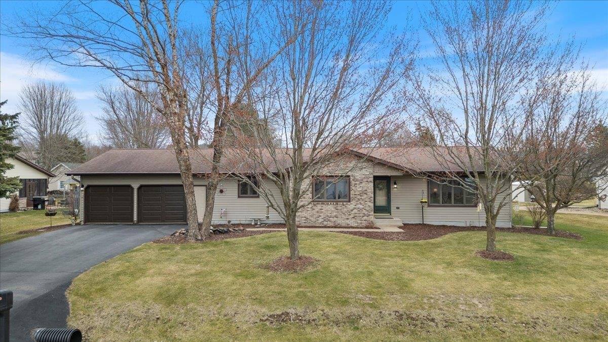 301 S Larch Avenue, Marshfield, WI 54449