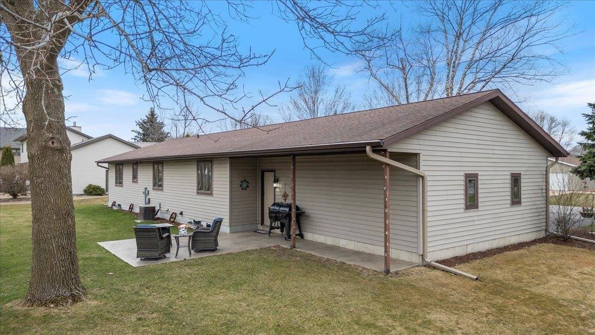 301 S Larch Avenue, Marshfield, WI 54449