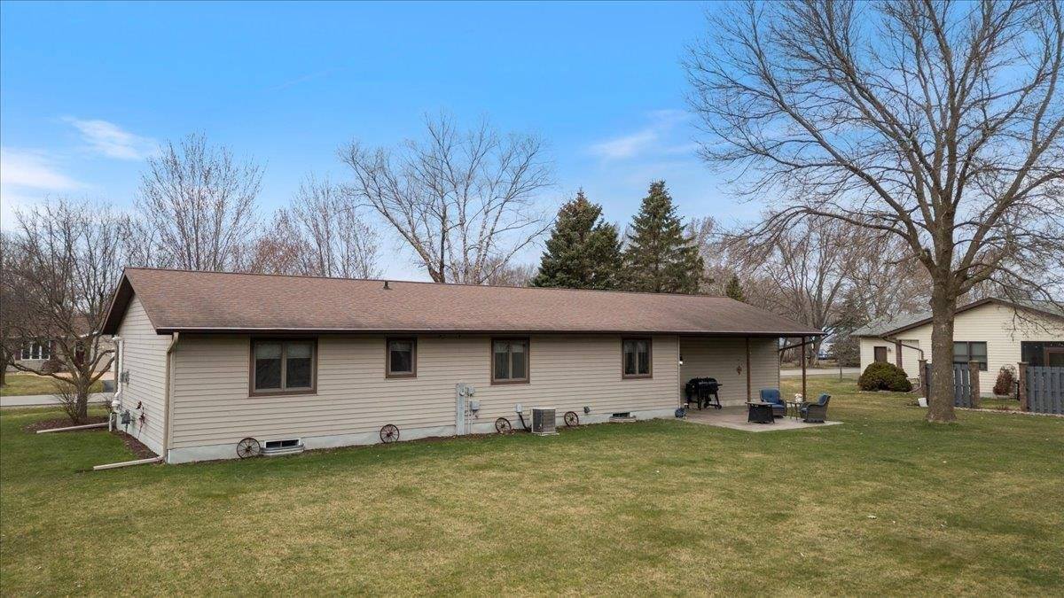 301 S Larch Avenue, Marshfield, WI 54449