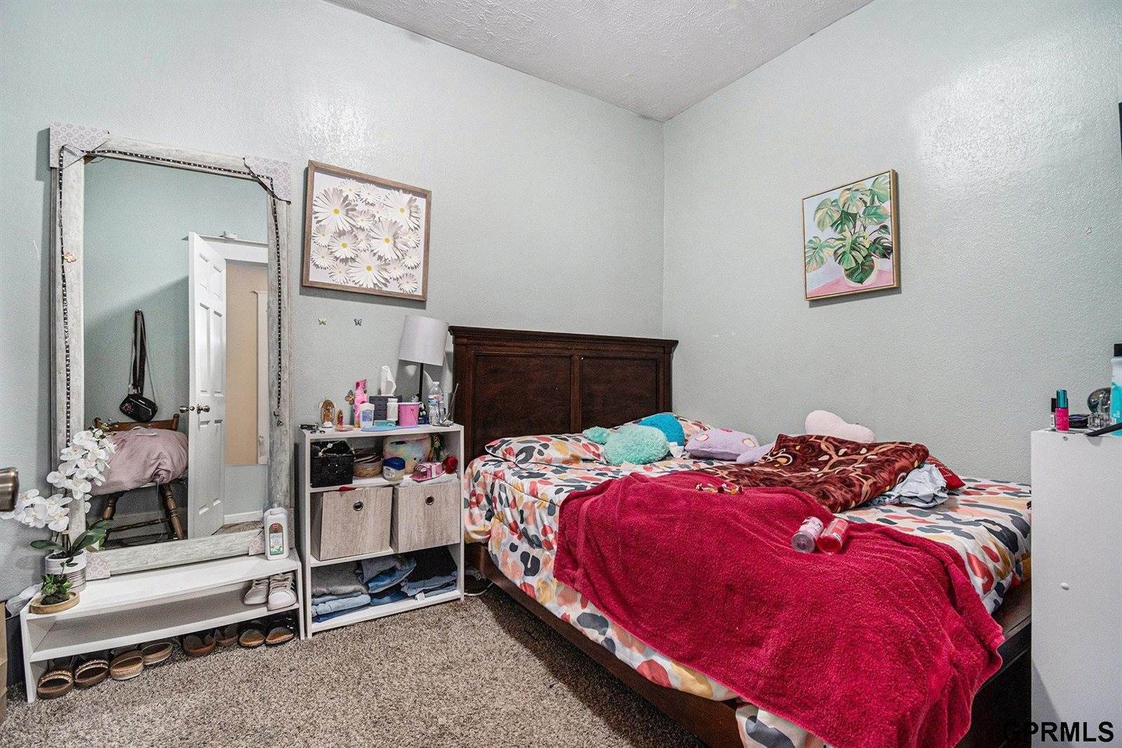 2744 South 9 Street, Omaha, NE 68108