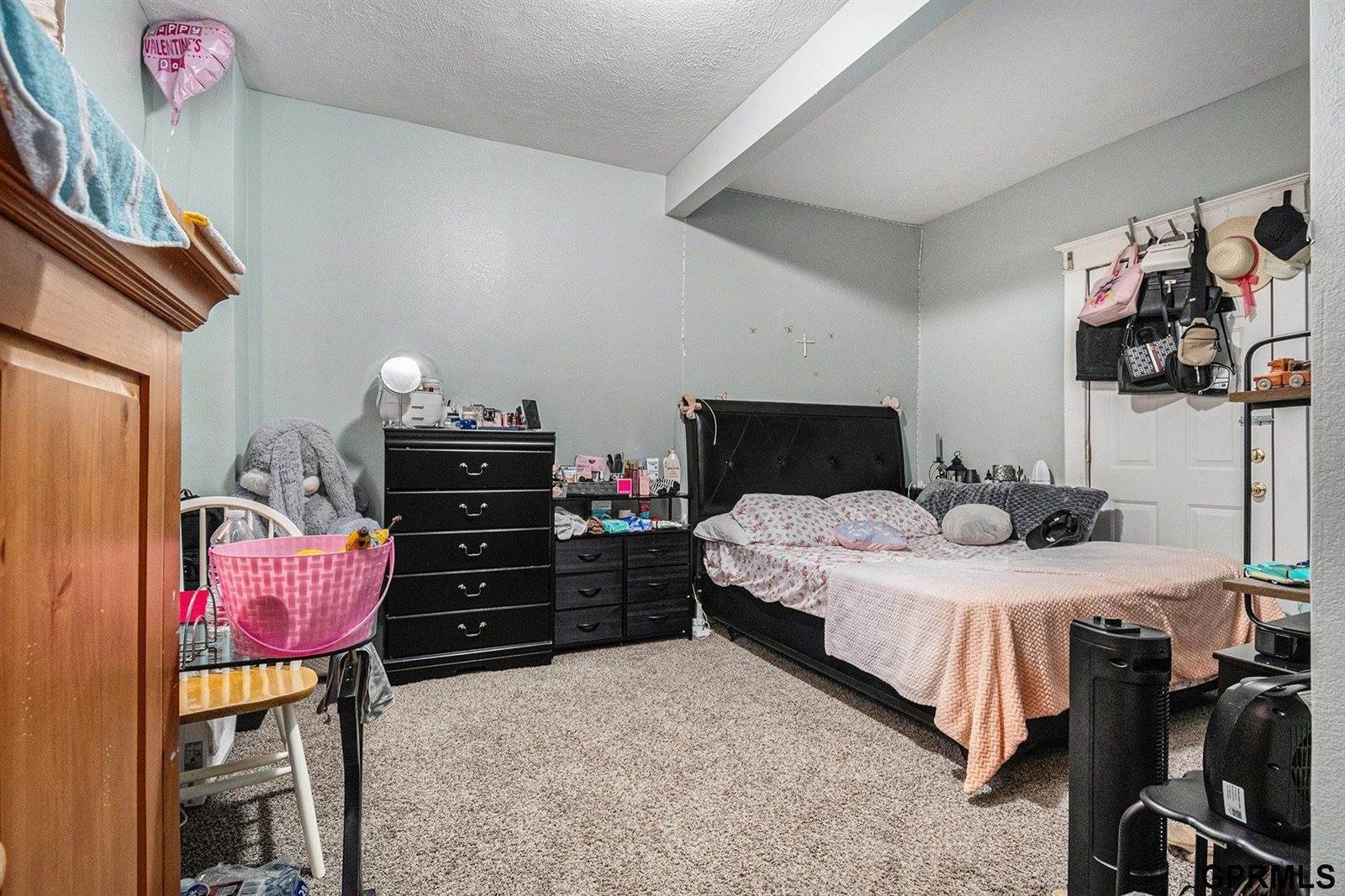 2744 South 9 Street, Omaha, NE 68108