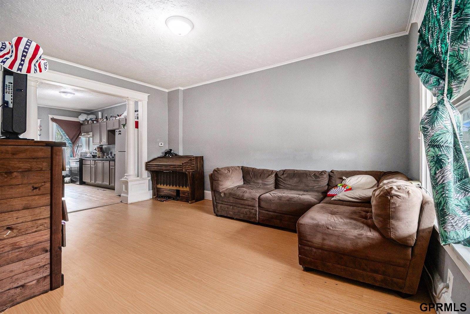 2744 South 9 Street, Omaha, NE 68108