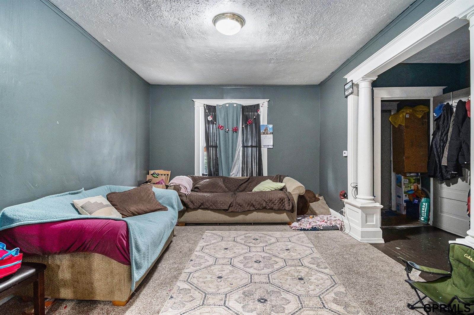 2744 South 9 Street, Omaha, NE 68108