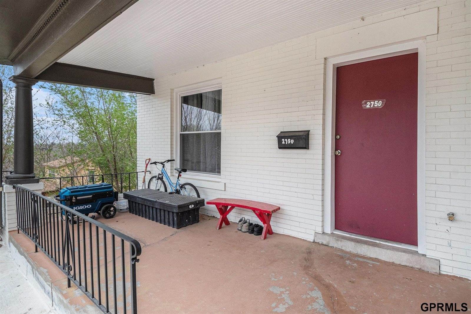 2744 South 9 Street, Omaha, NE 68108