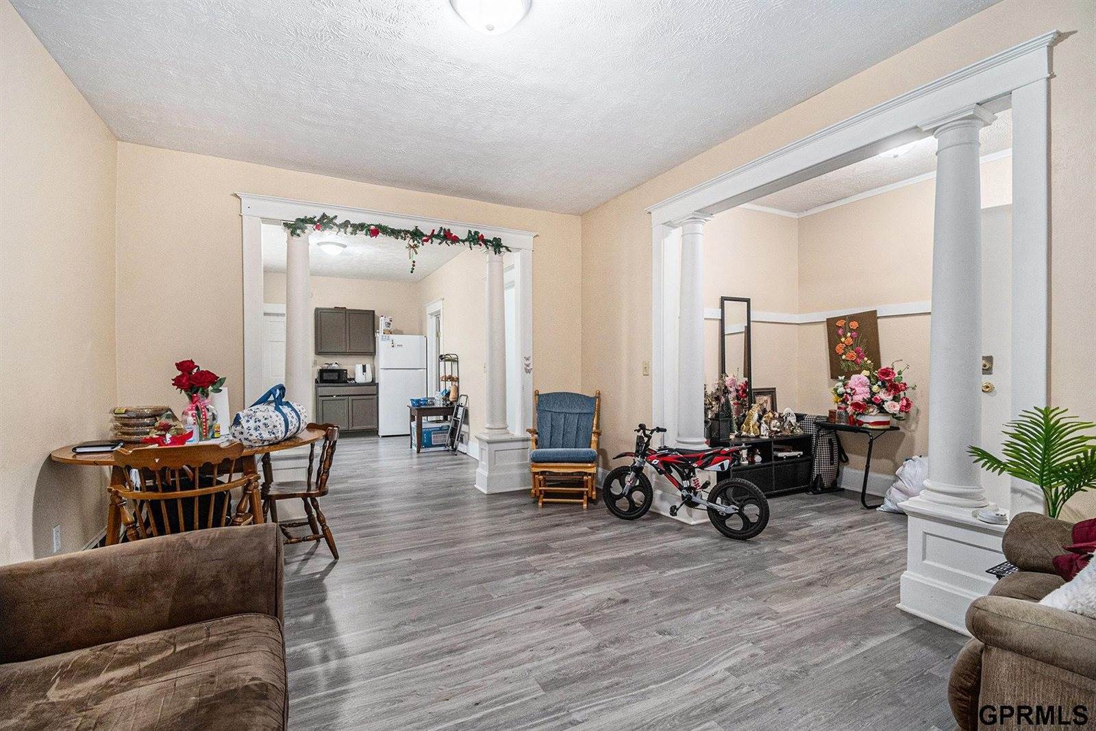 2744 South 9 Street, Omaha, NE 68108