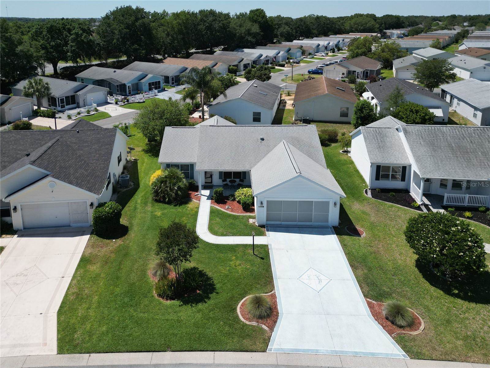 508 Carrera Drive, Lady Lake, FL 32159