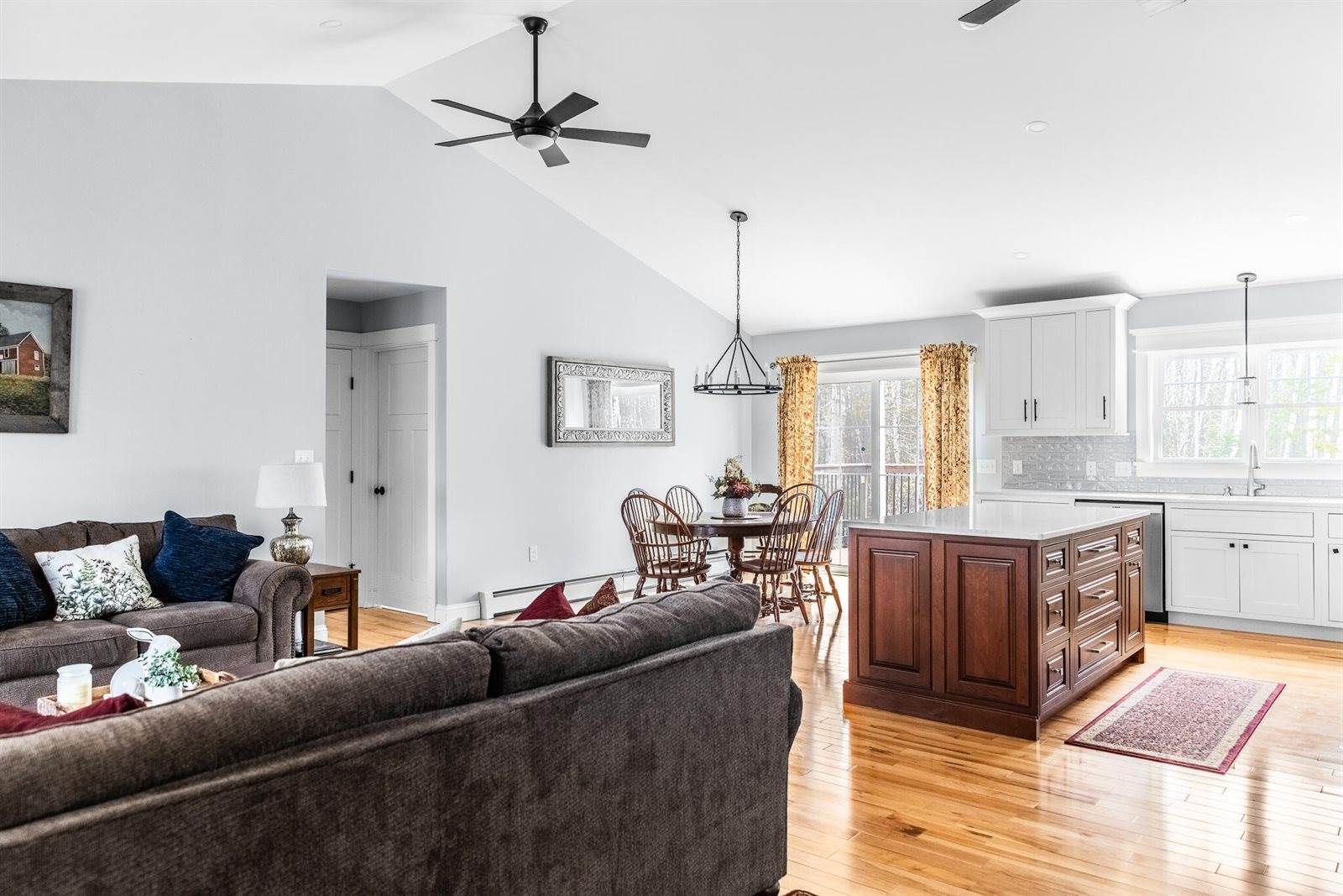 438 Chestnut Lane, Hermon, ME 04401