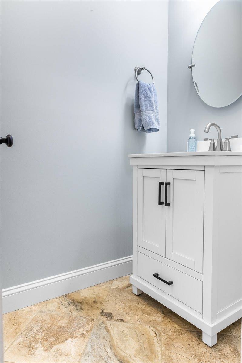 438 Chestnut Lane, Hermon, ME 04401