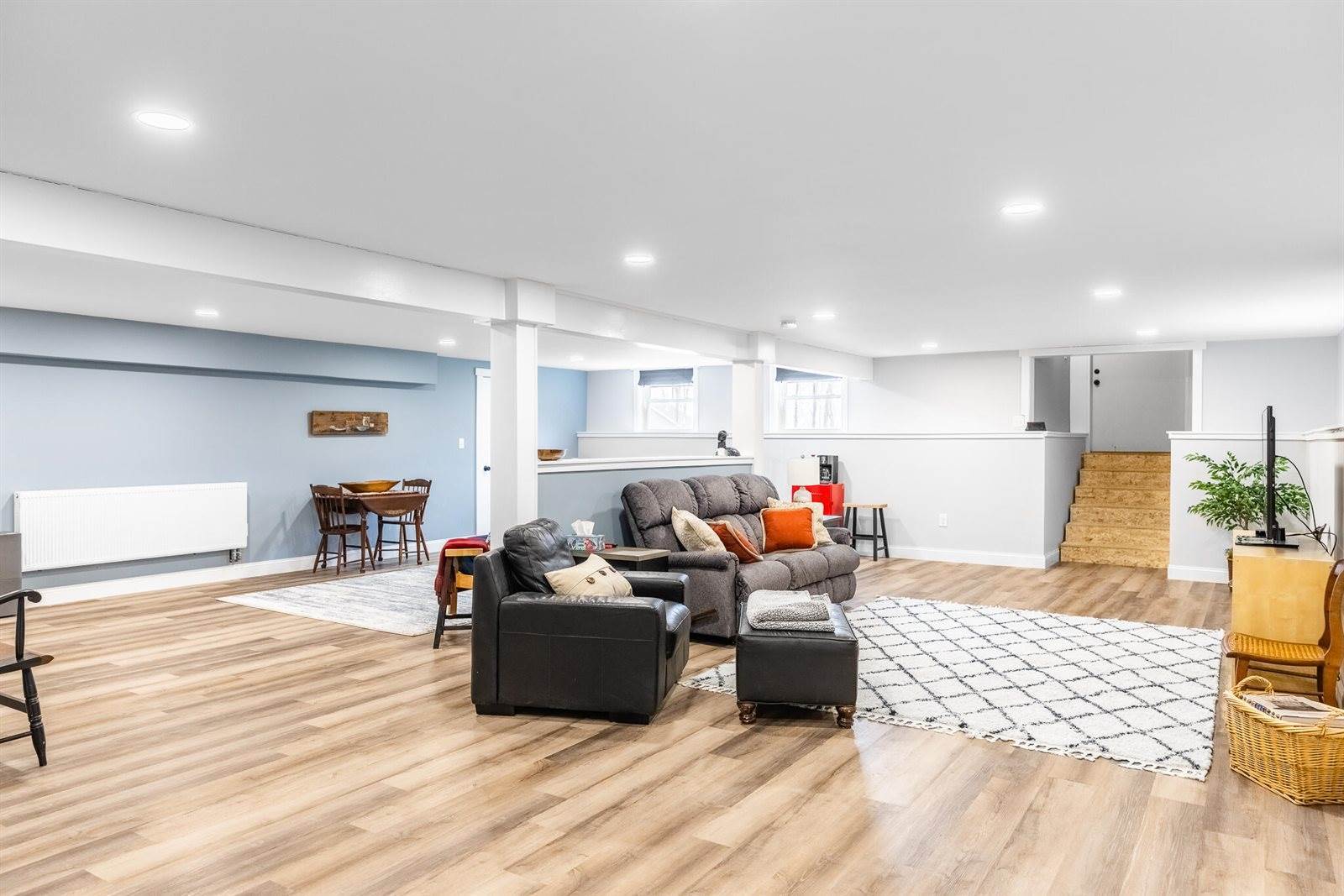 438 Chestnut Lane, Hermon, ME 04401