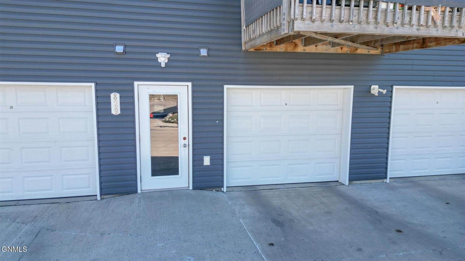 829 Canada Avenue, Bismarck, ND 58503