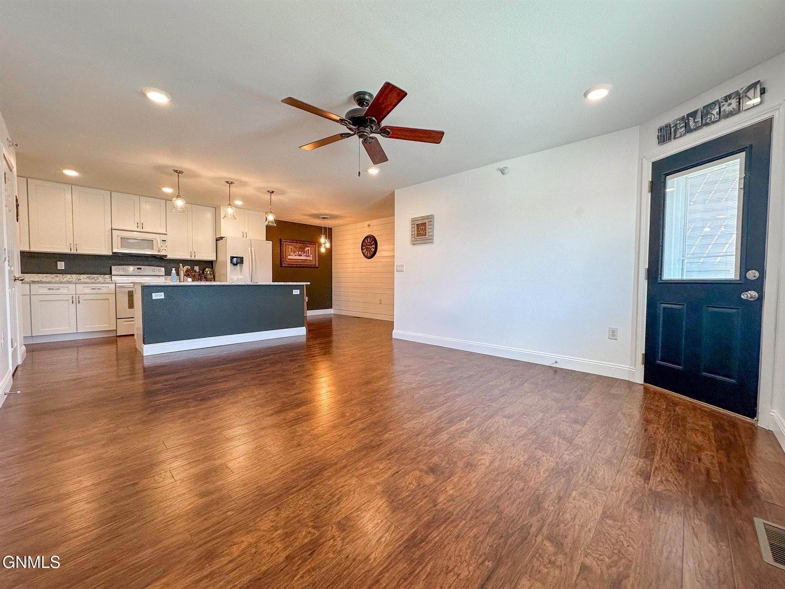 829 Canada Avenue, Bismarck, ND 58503