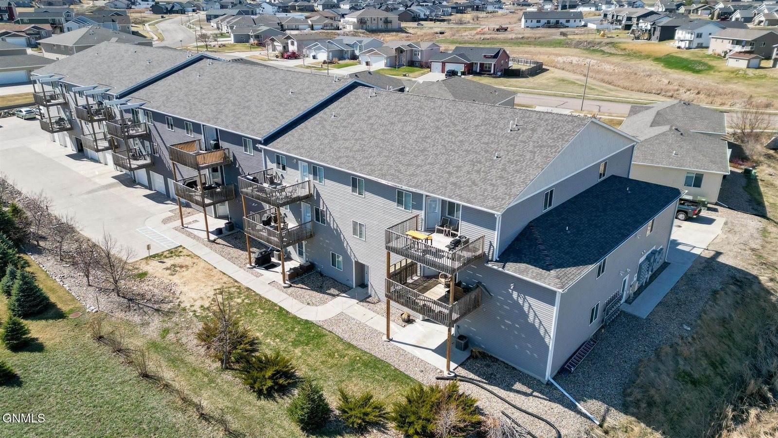 829 Canada Avenue, Bismarck, ND 58503