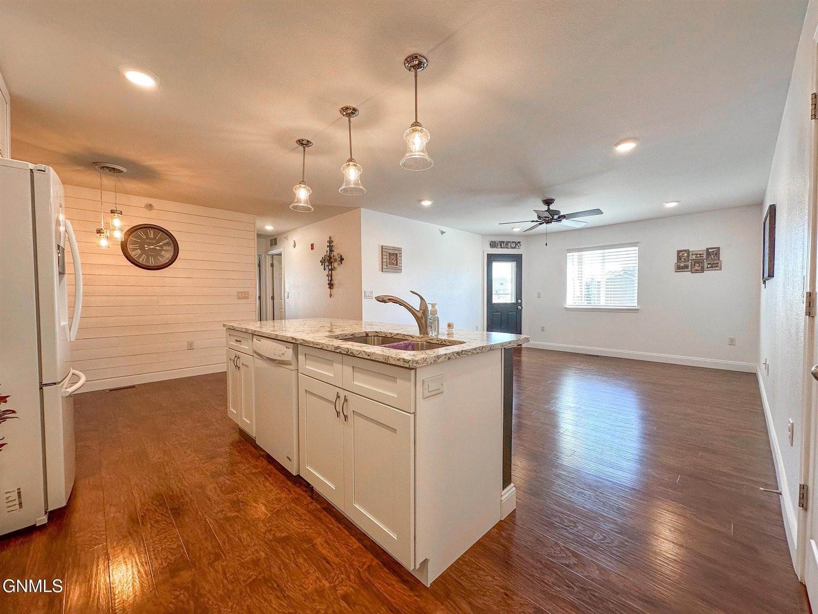 829 Canada Avenue, Bismarck, ND 58503