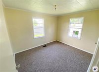 305,307 & 307A Georgia St, Queen City, TX 75572