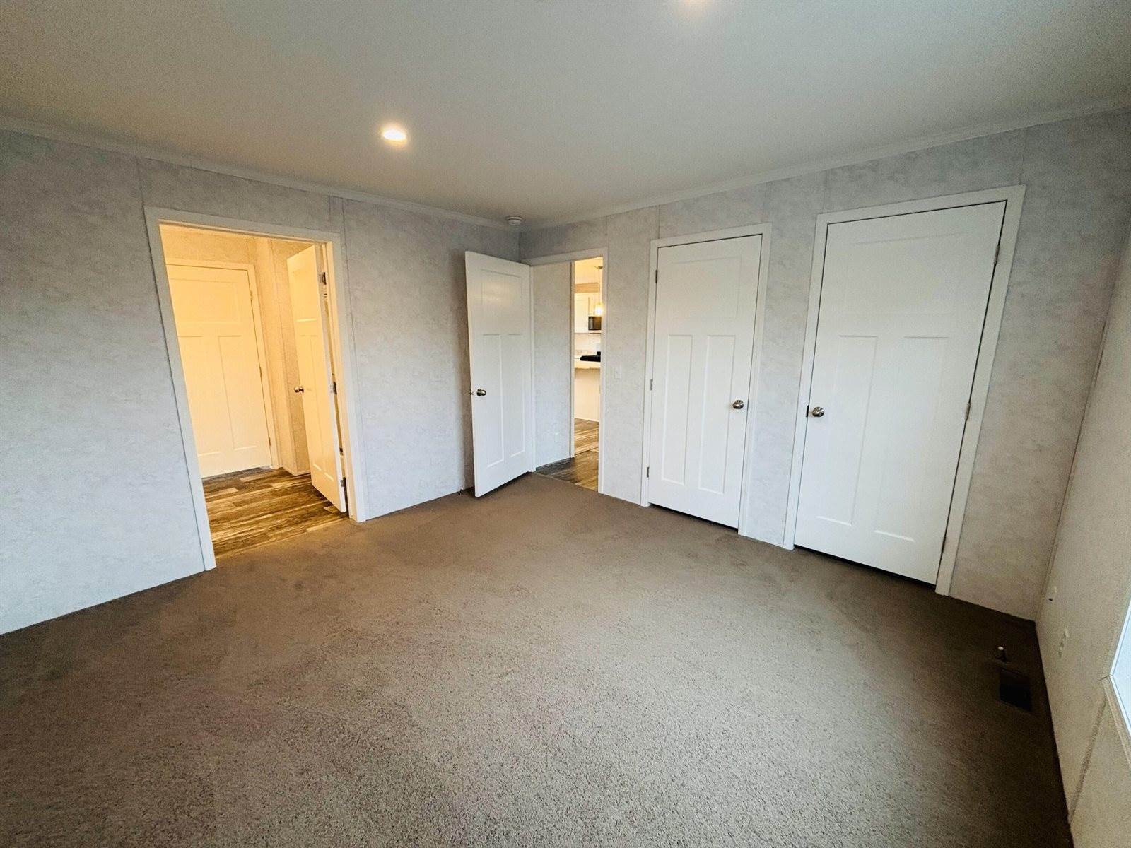 14 Indian Heights Drive, Saint Albans, ME 04971