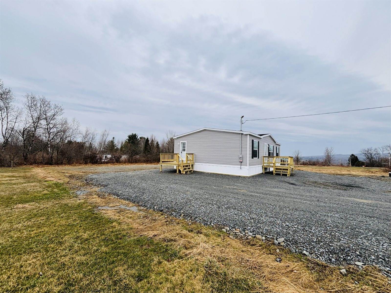 14 Indian Heights Drive, Saint Albans, ME 04971