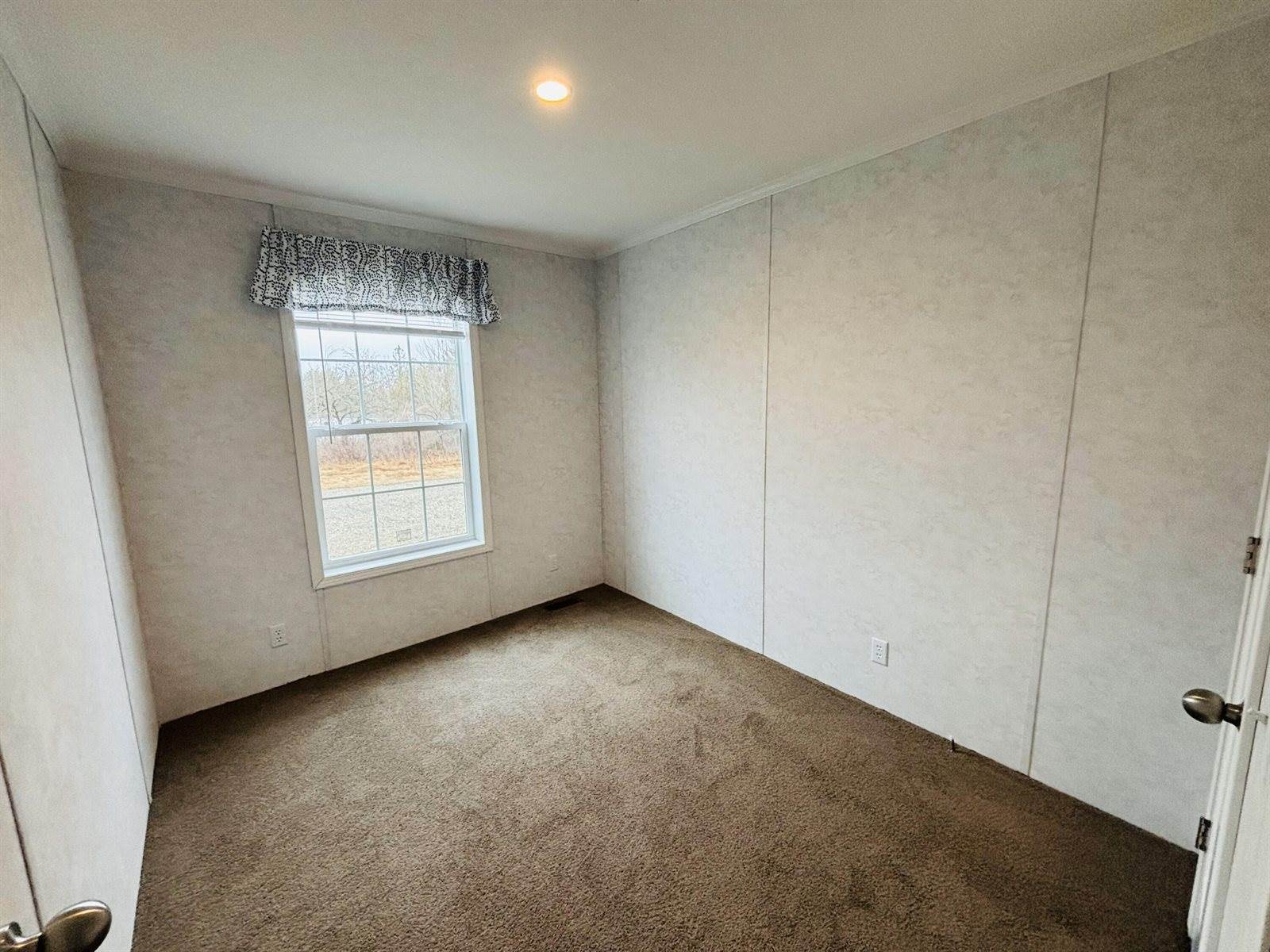 14 Indian Heights Drive, Saint Albans, ME 04971