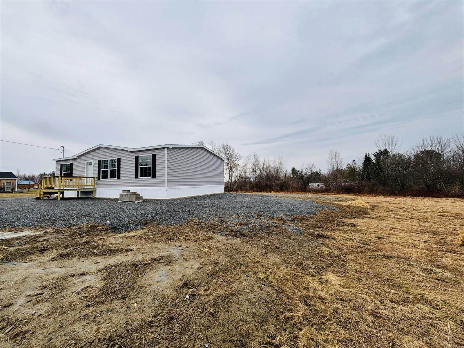 14 Indian Heights Drive, Saint Albans, ME 04971