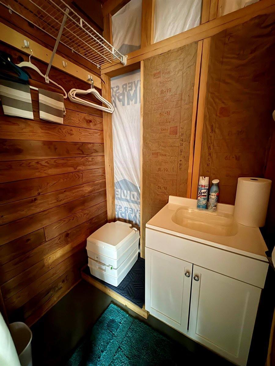 11 Cobb Road, Lincoln, ME 04493