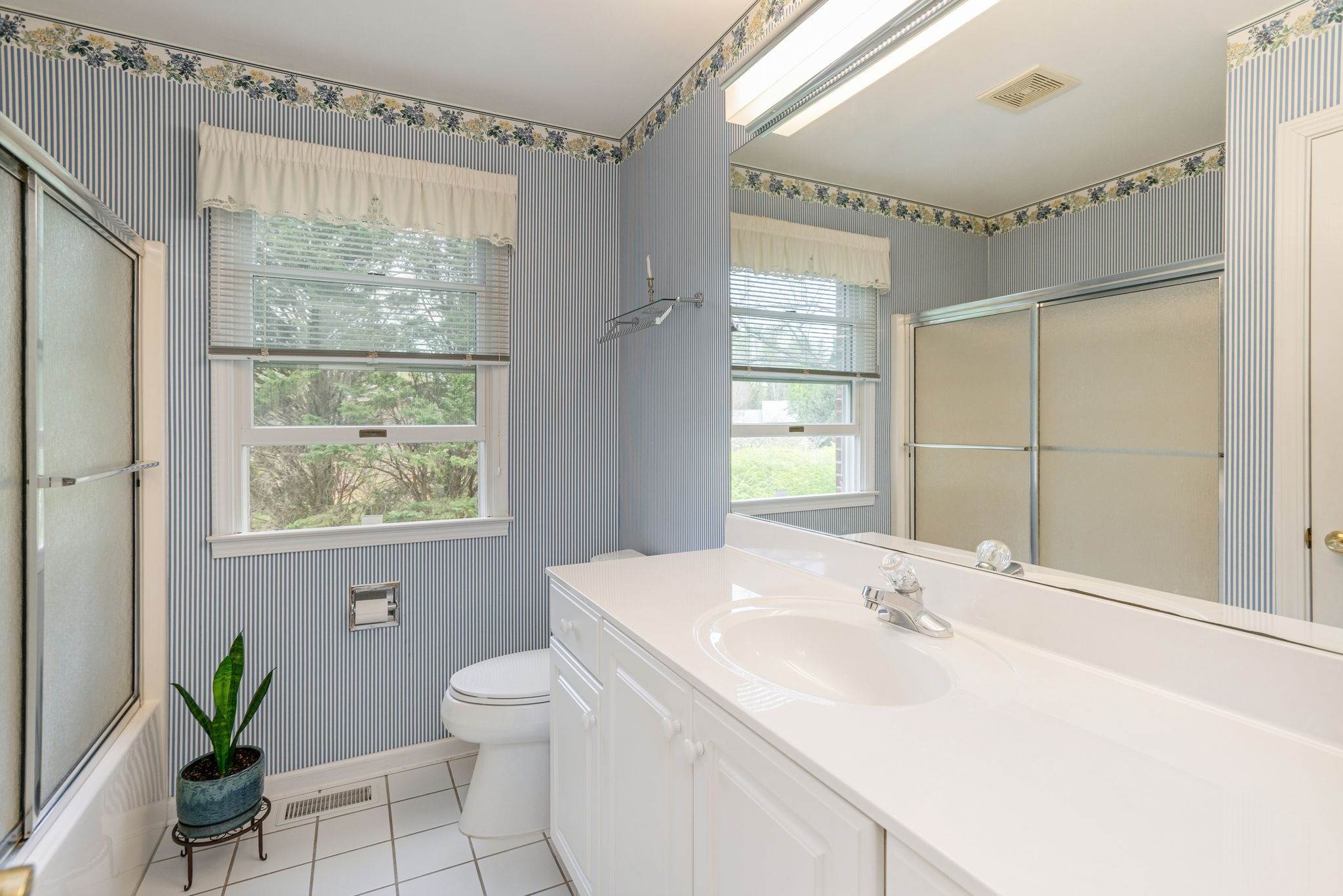 1420 Patriots Drive, Hendersonville, NC 28739