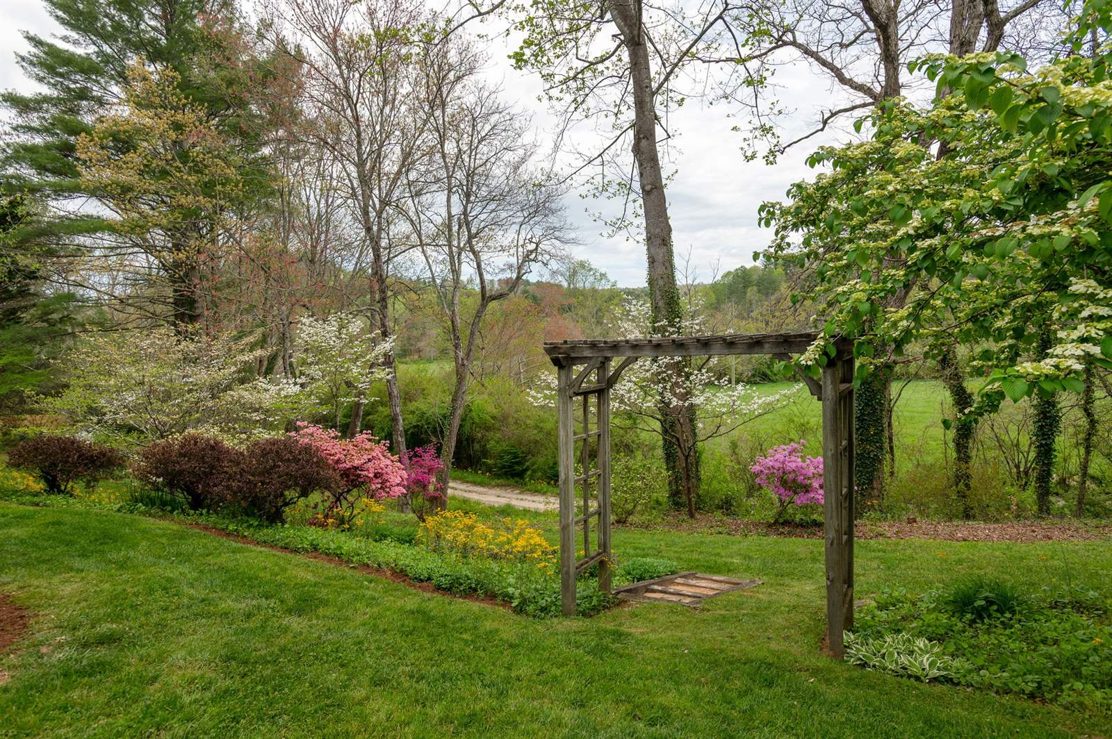 1420 Patriots Drive, Hendersonville, NC 28739